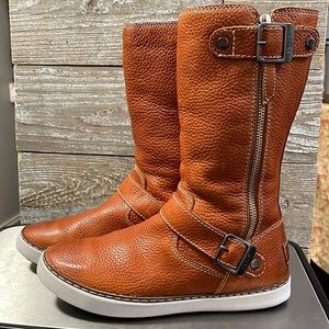 UGG Andra Pebble Leather Motorcycle Sneaker Inspired Boots